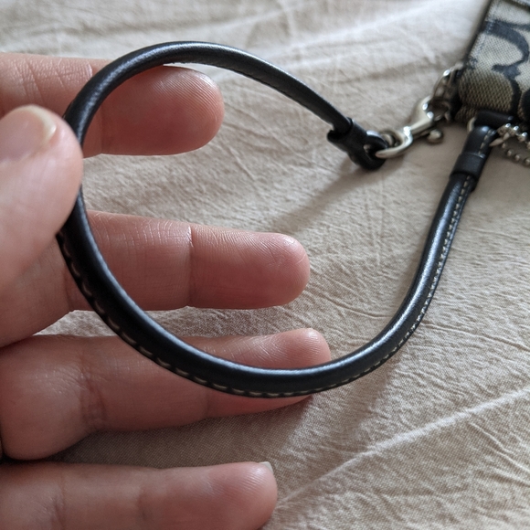 Coach Wristlet - Picture 4 of 4